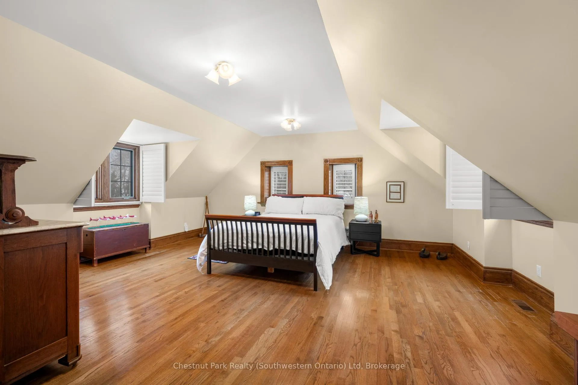 Photo 45 of 22 Stuart Street, Guelph, St. George's — HOMEH