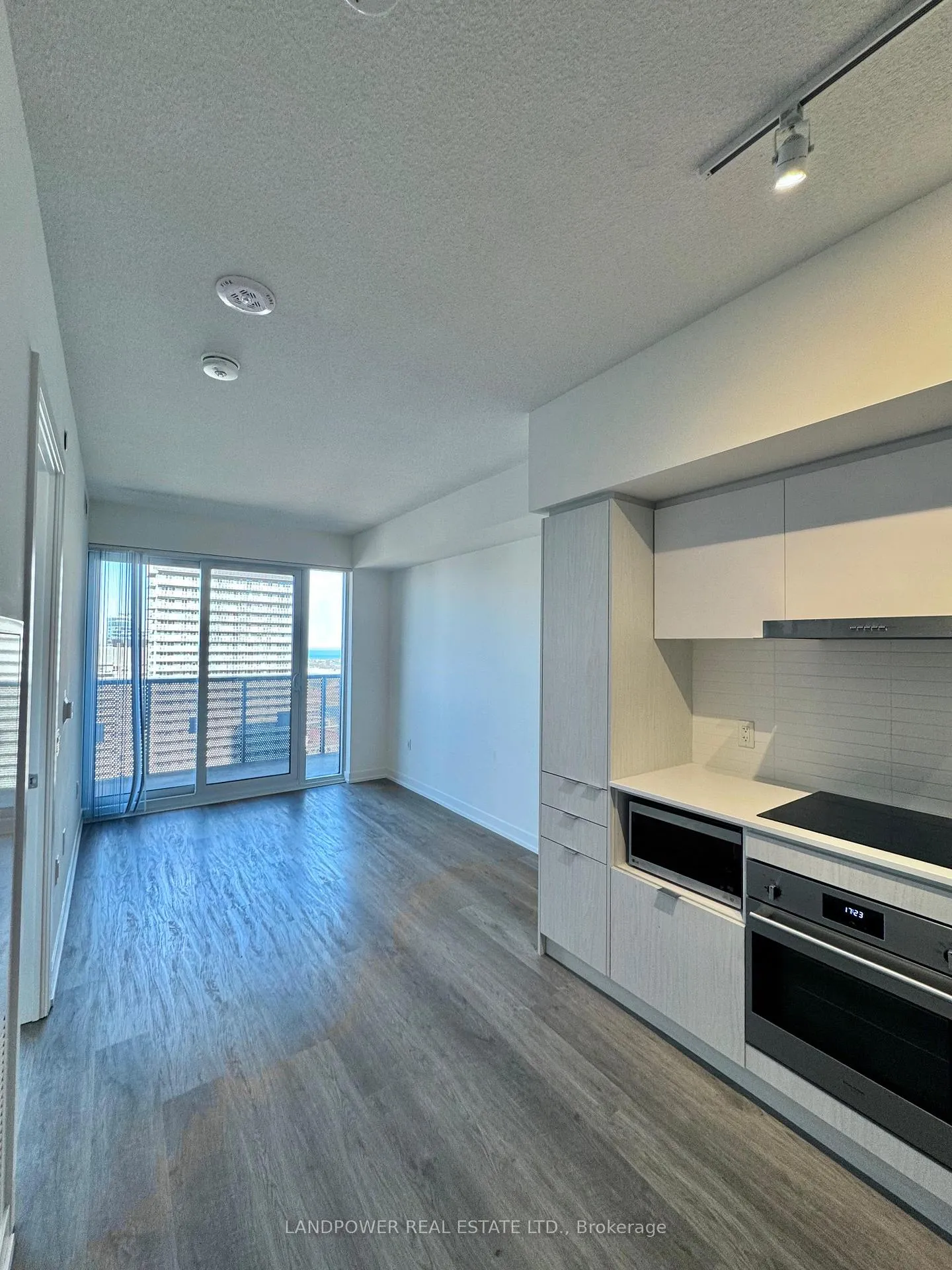 Photo 2 of Unit 4706, 55 Cooper Street, Toronto, Waterfront Communities — HOMEH