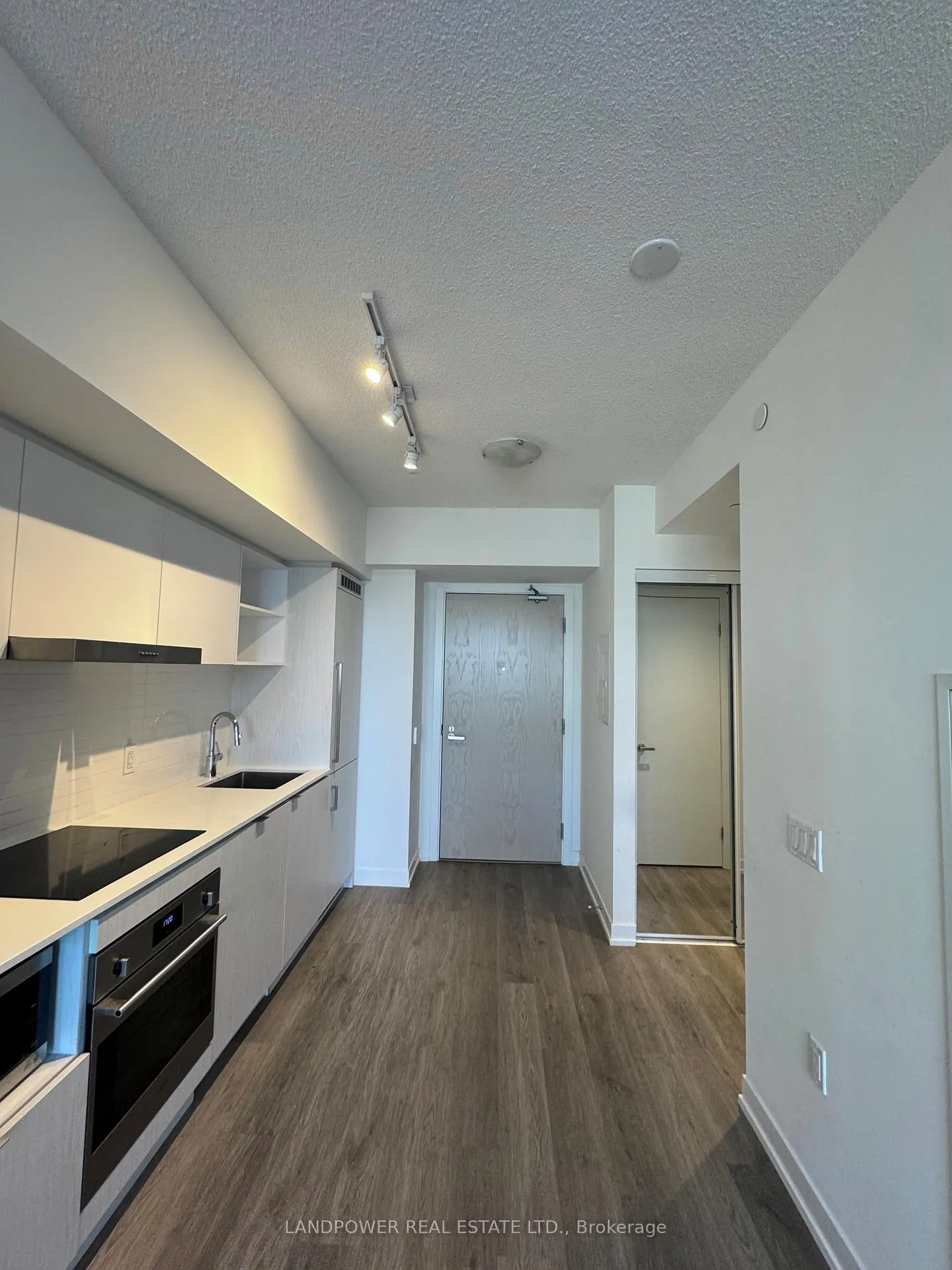 Photo 4 of Unit 4706, 55 Cooper Street, Toronto, Waterfront Communities — HOMEH