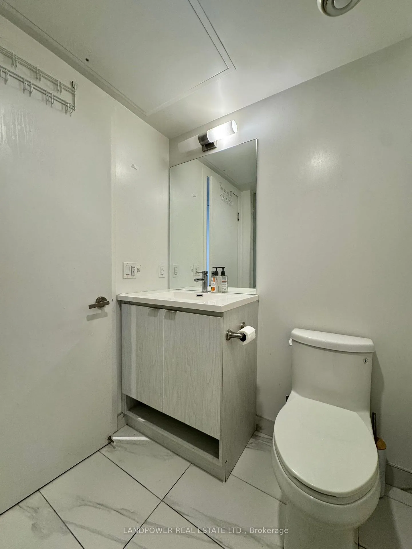 Photo 6 of Unit 4706, 55 Cooper Street, Toronto, Waterfront Communities — HOMEH
