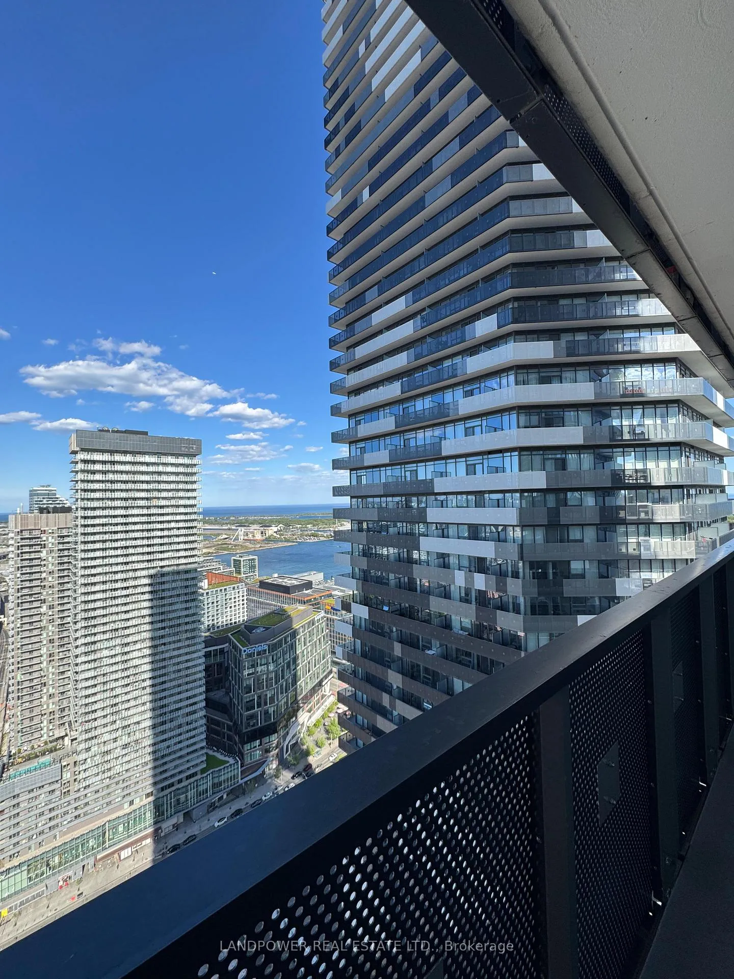 Photo 9 of Unit 4706, 55 Cooper Street, Toronto, Waterfront Communities — HOMEH