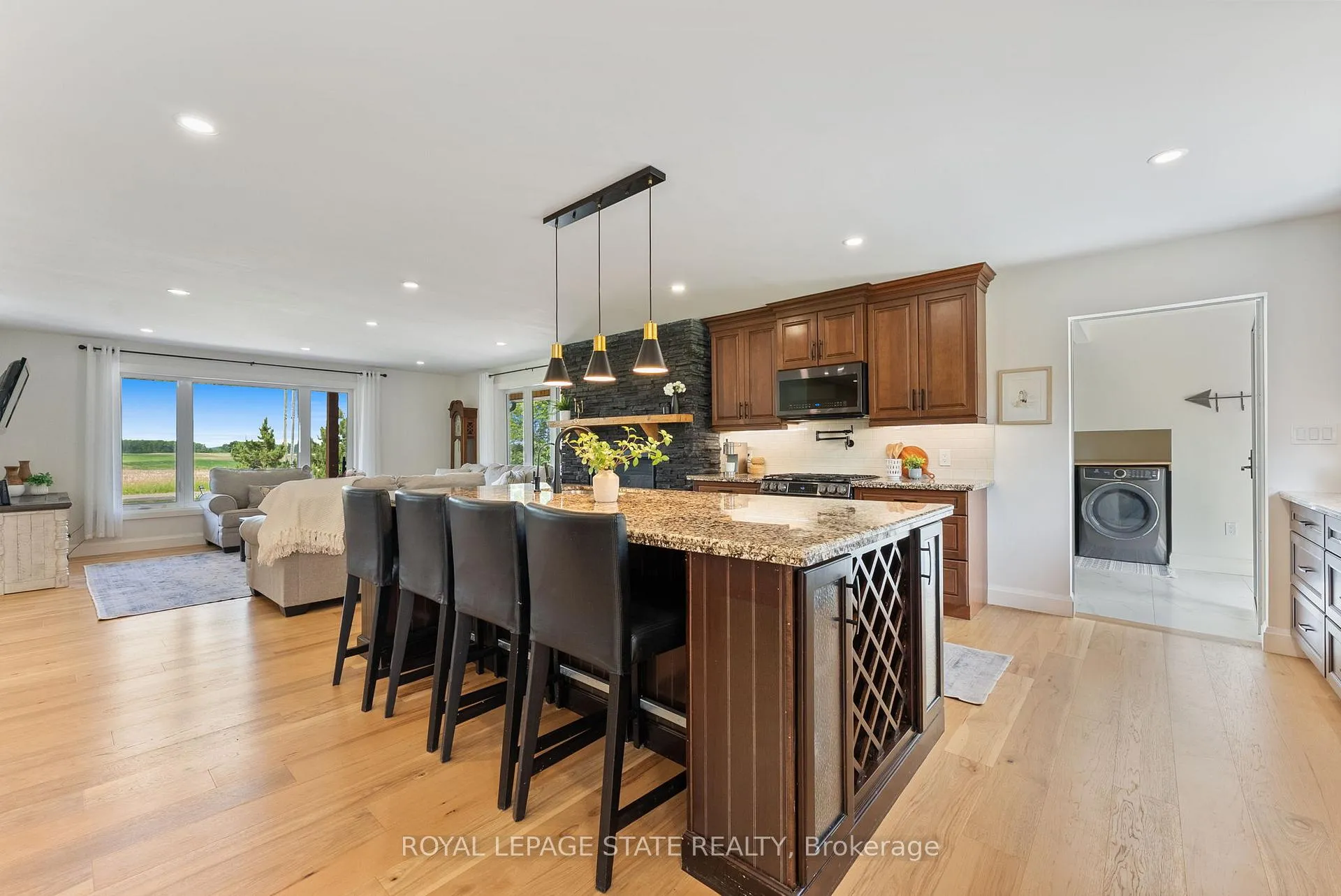 Photo 13 of 6251 Walkers Road, Hamilton, Mount Hope — HOMEH