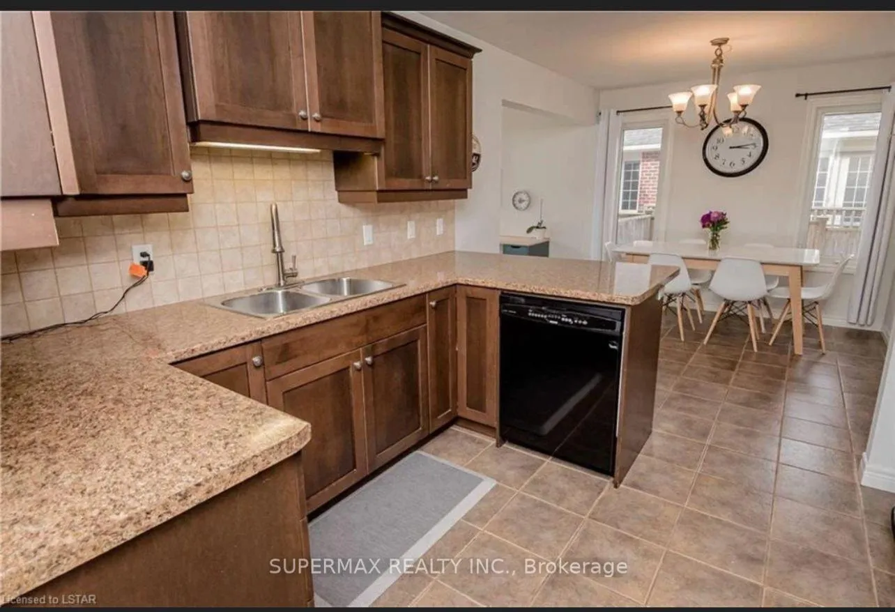 Photo 4 of 26 Pine Valley Drive, St. Thomas — HOMEH