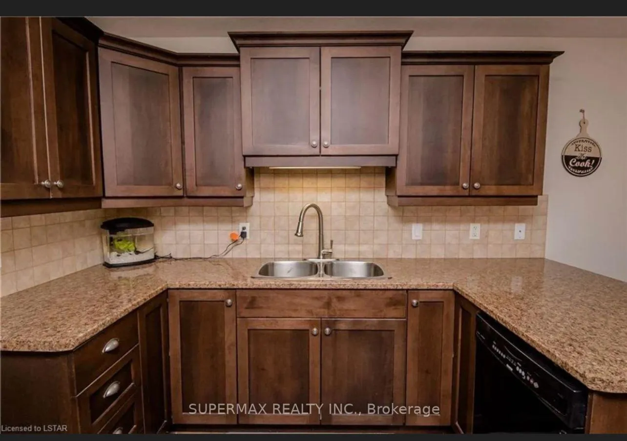 Photo 5 of 26 Pine Valley Drive, St. Thomas — HOMEH