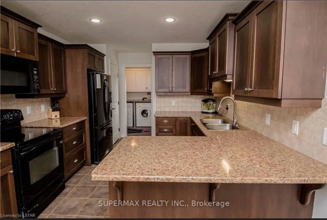 Photo 6 of 26 Pine Valley Drive, St. Thomas — HOMEH