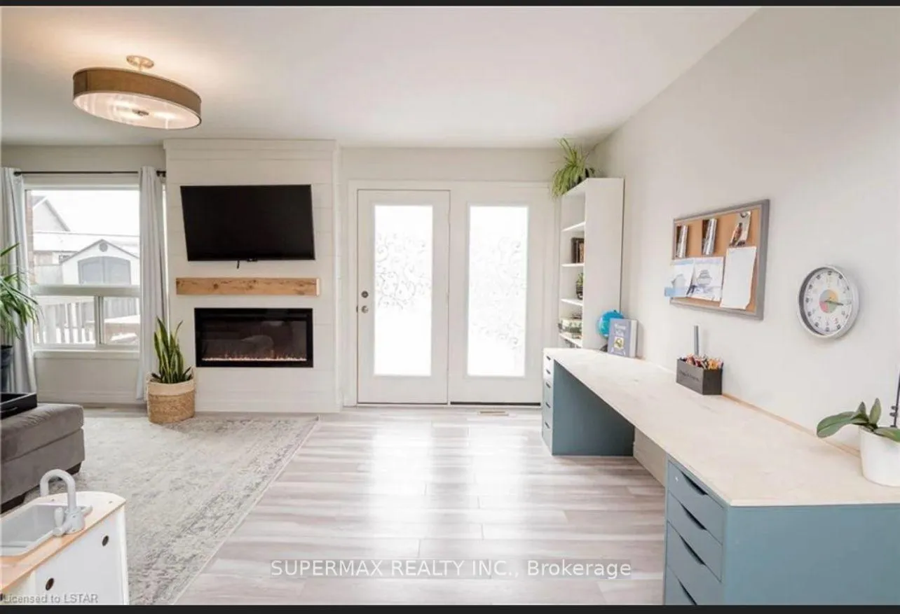 Photo 9 of 26 Pine Valley Drive, St. Thomas — HOMEH