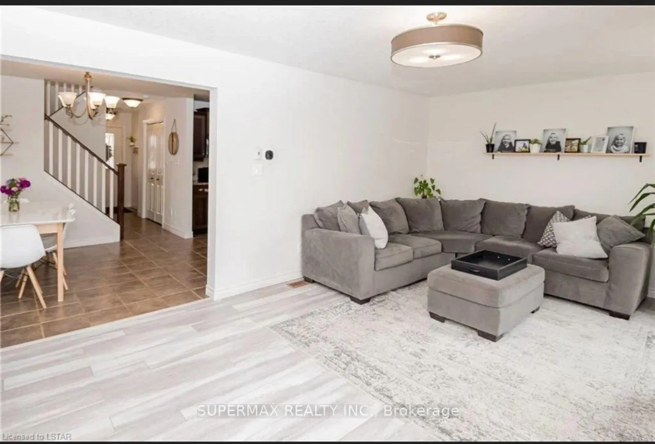 Photo 11 of 26 Pine Valley Drive, St. Thomas — HOMEH