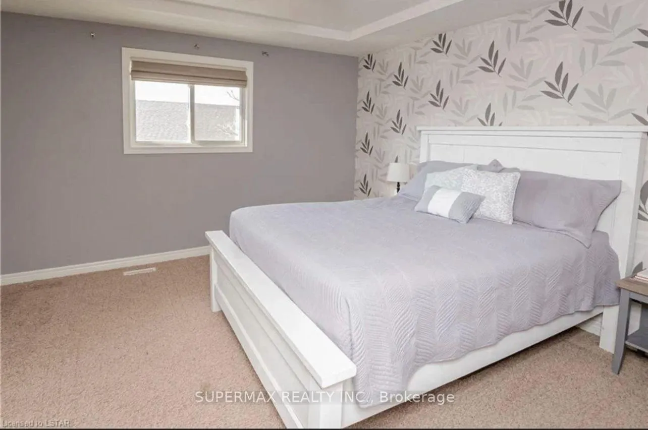 Photo 13 of 26 Pine Valley Drive, St. Thomas — HOMEH
