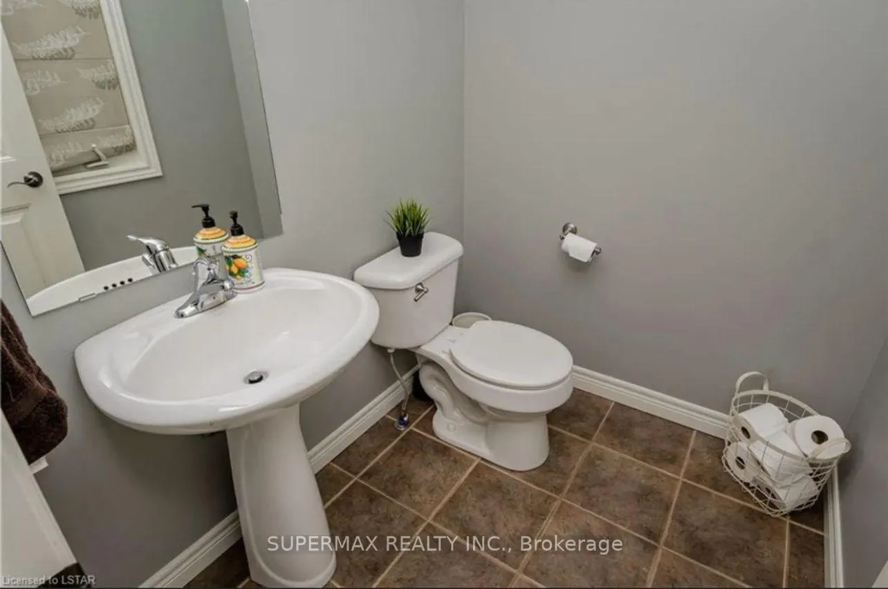 Photo 14 of 26 Pine Valley Drive, St. Thomas — HOMEH
