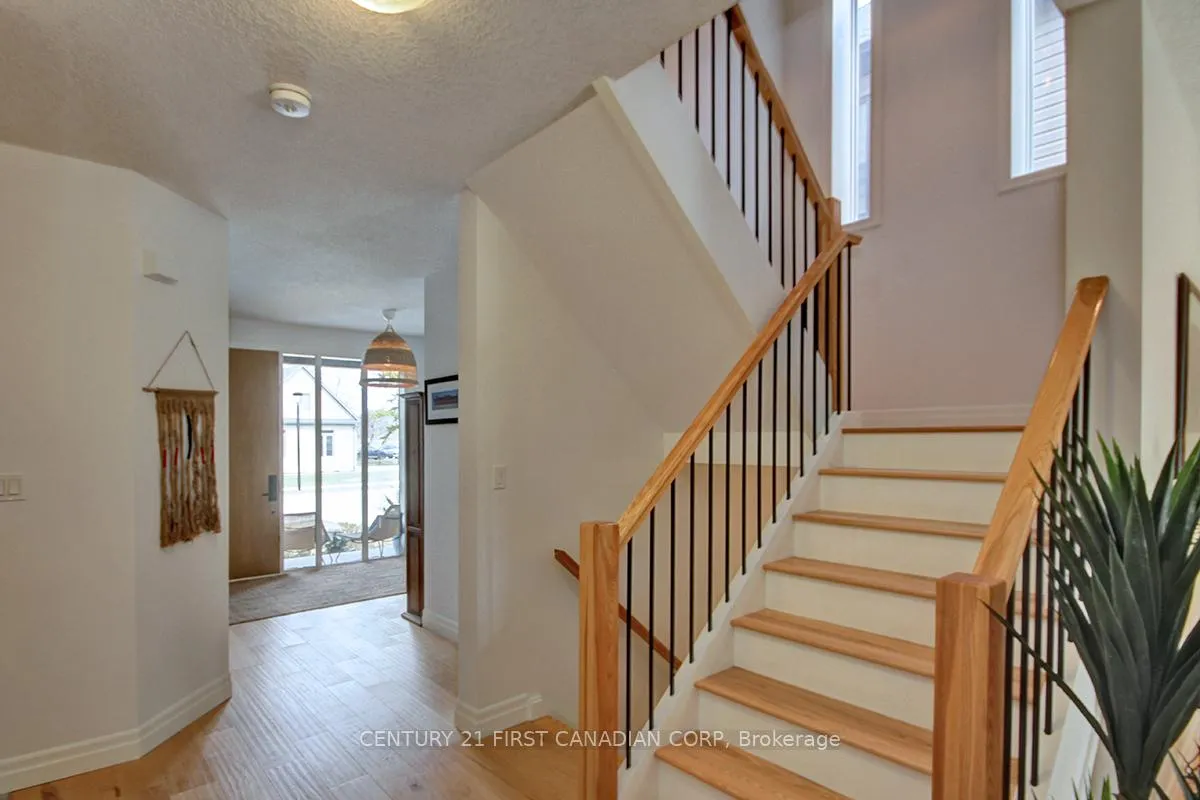Photo 7 of 2113 Linkway Boulevard, London, South A — HOMEH