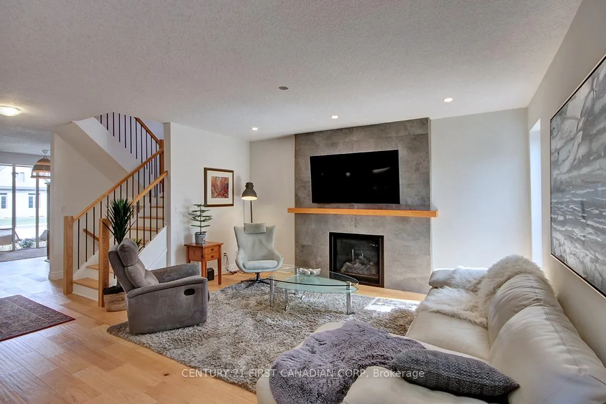Photo 8 of 2113 Linkway Boulevard, London, South A — HOMEH