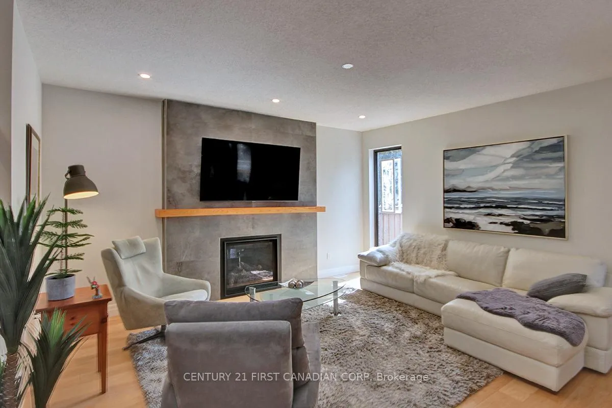 Photo 9 of 2113 Linkway Boulevard, London, South A — HOMEH