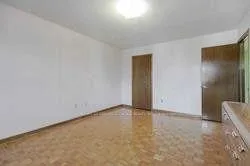 Photo 14 of 35 Kingsplate Crescent, Etobicoke, West Humber-Clairville — HOMEH