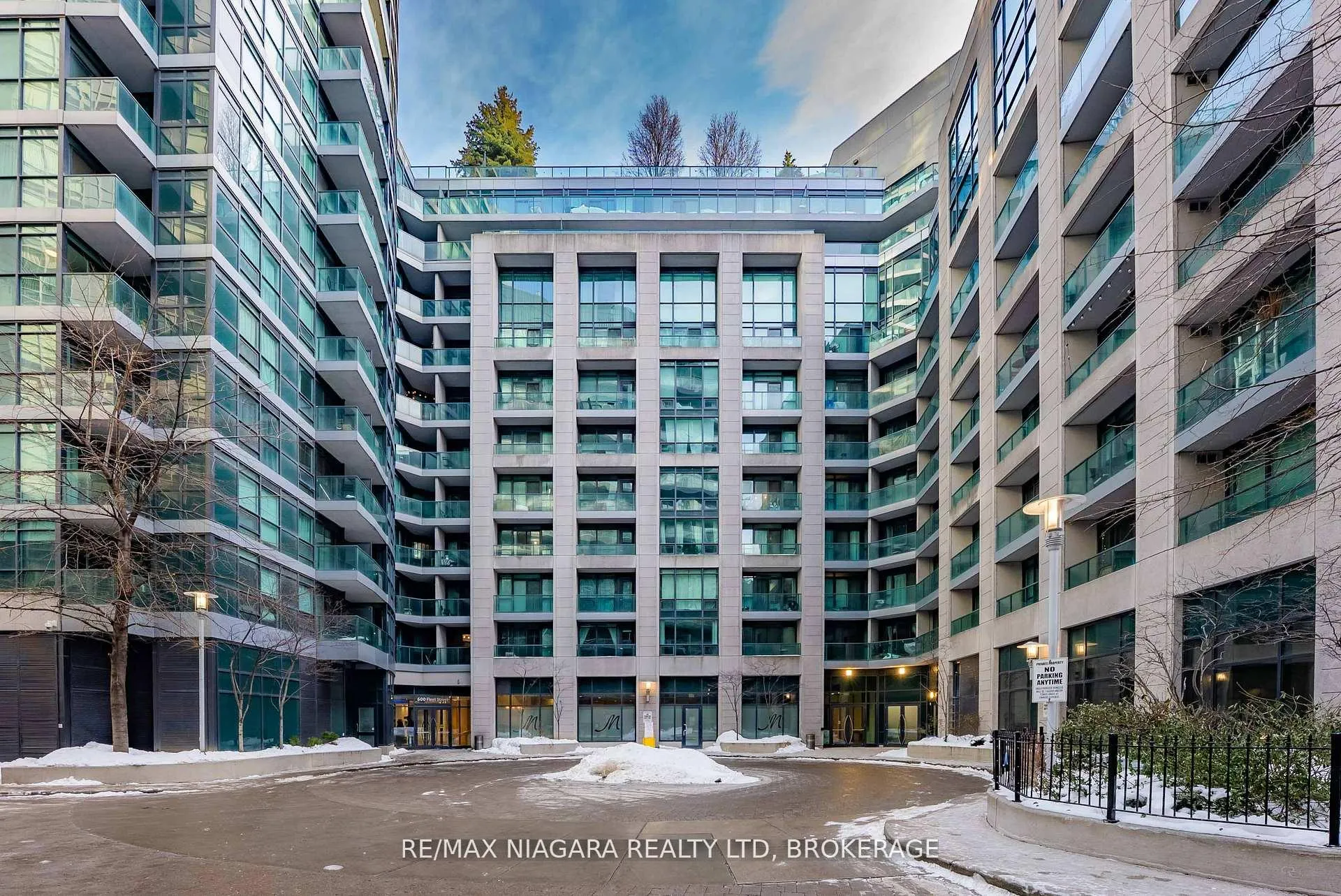 Photo 1 of Unit 1601, 600 Fleet Street, Toronto, Niagara — HOMEH