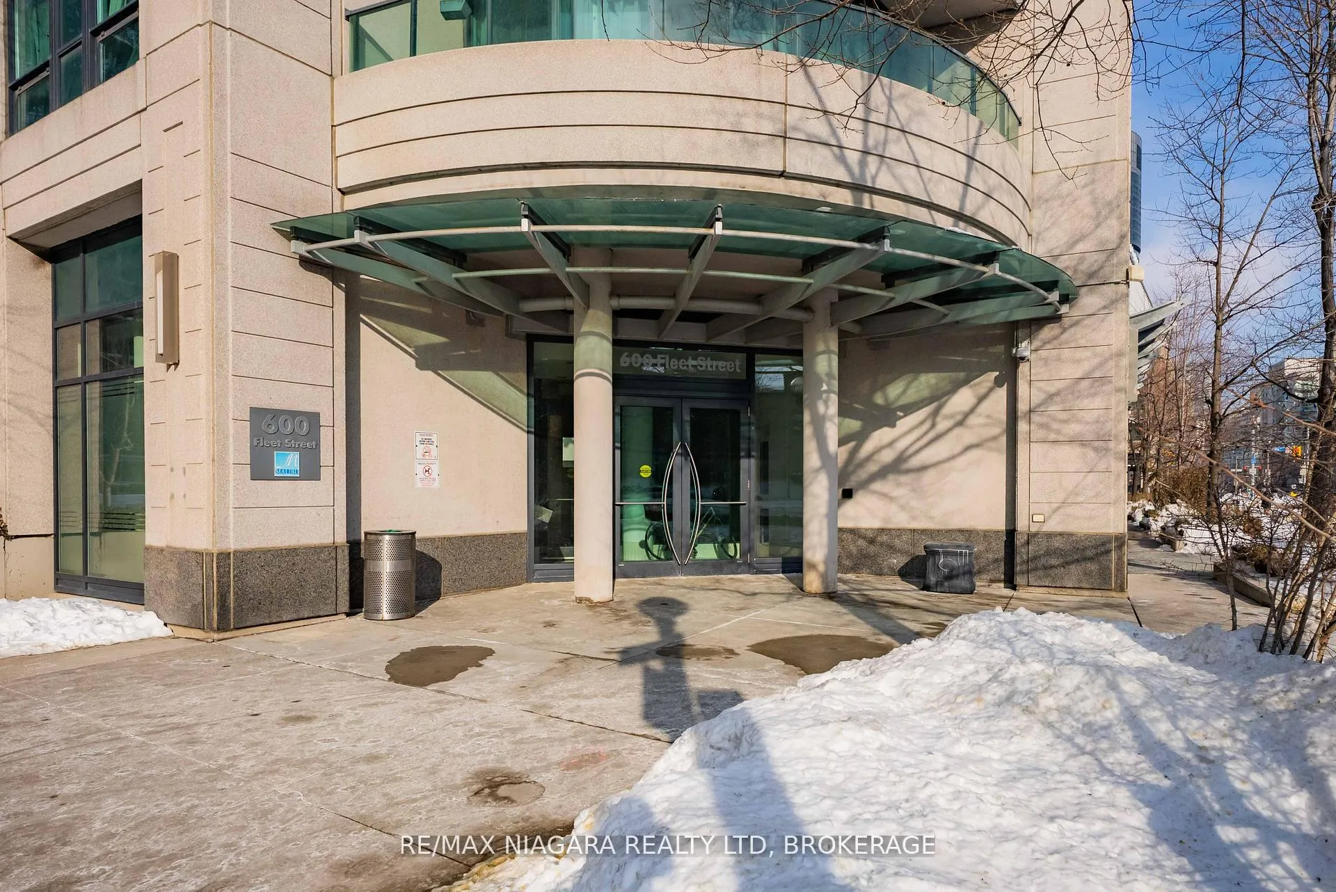 Photo 5 of Unit 1601, 600 Fleet Street, Toronto, Niagara — HOMEH