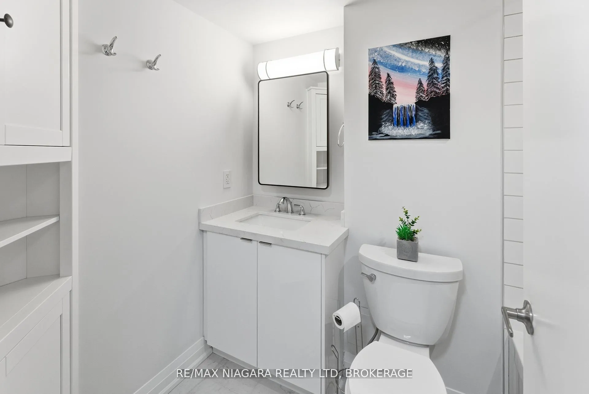 Photo 18 of Unit 1601, 600 Fleet Street, Toronto, Niagara — HOMEH