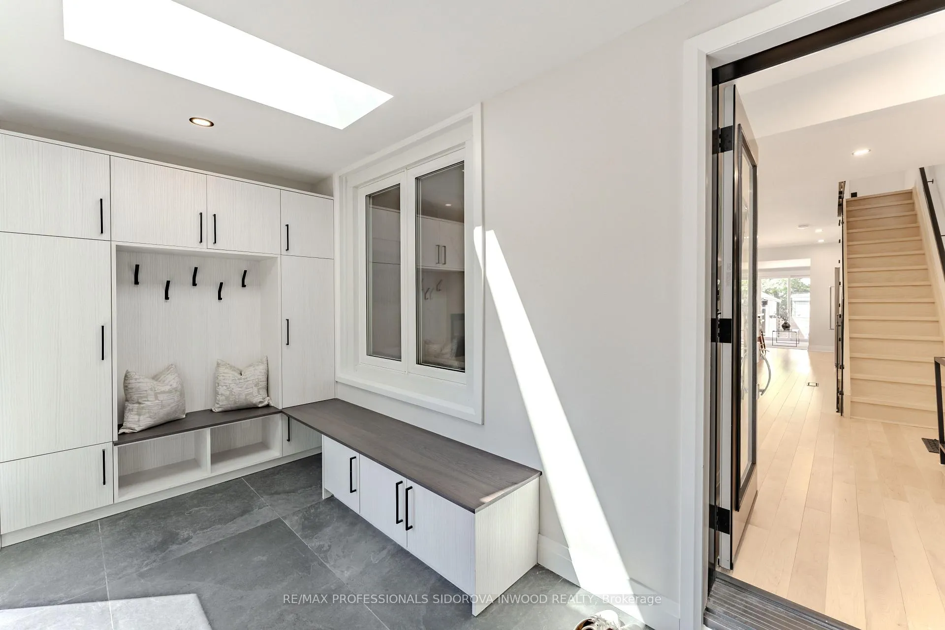 Photo 3 of 664 Windermere Avenue, Toronto, Runnymede-Bloor West Village — HOMEH