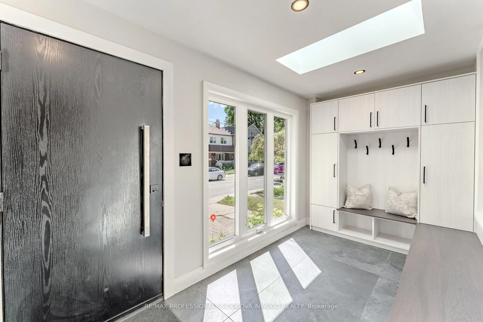 Photo 4 of 664 Windermere Avenue, Toronto, Runnymede-Bloor West Village — HOMEH