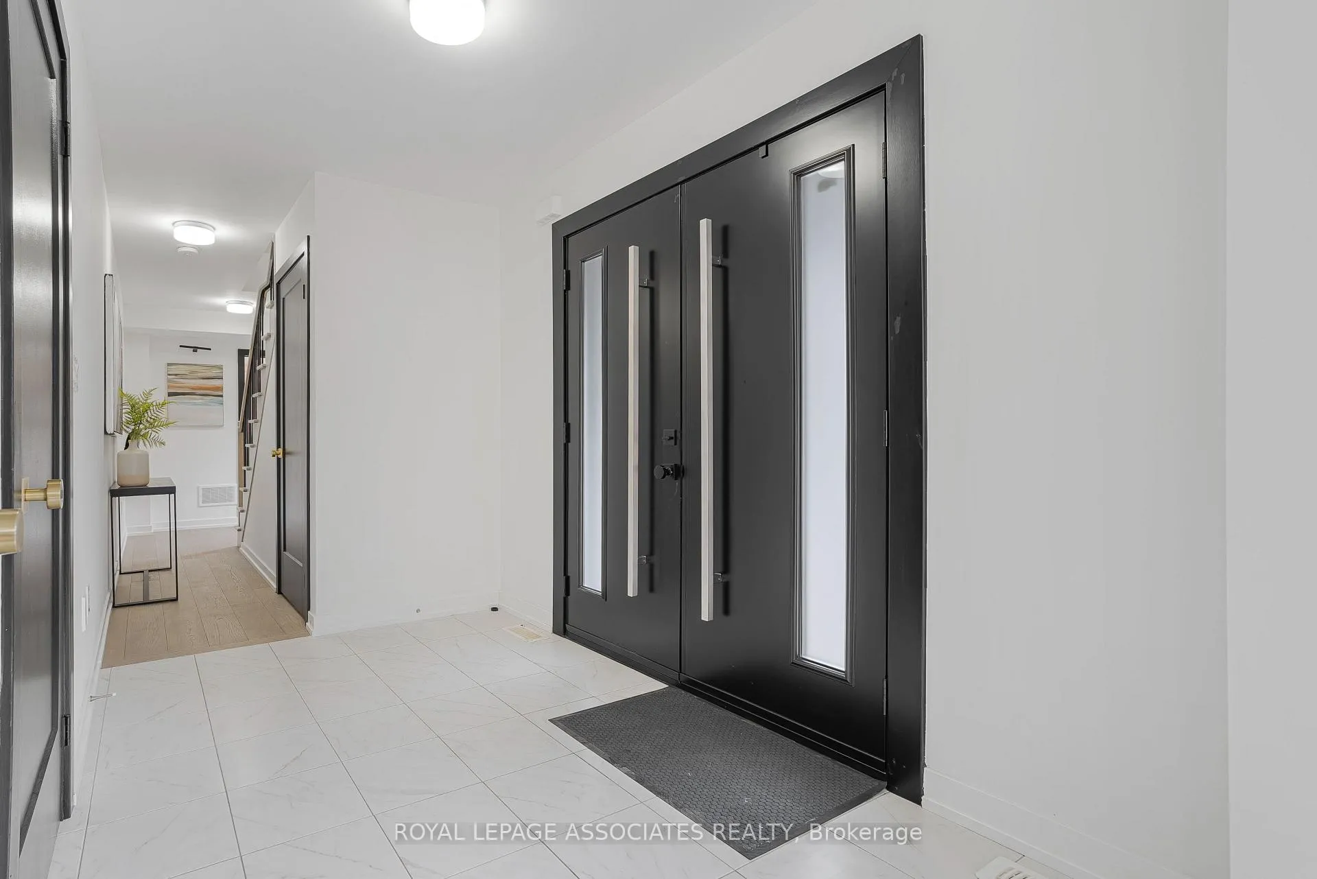 Photo 5 of 1662 Hidden Valley Glen, Pickering, Duffin Heights — HOMEH