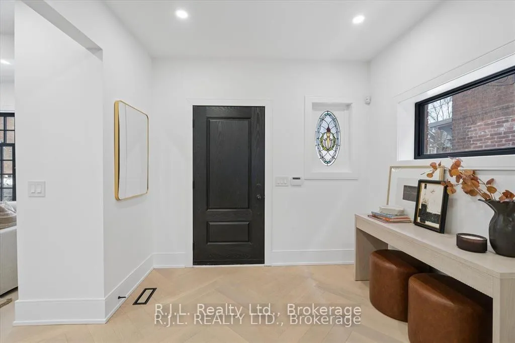 Photo 3 of 111 Roxborough Drive, Toronto, Rosedale-Moore Park — HOMEH