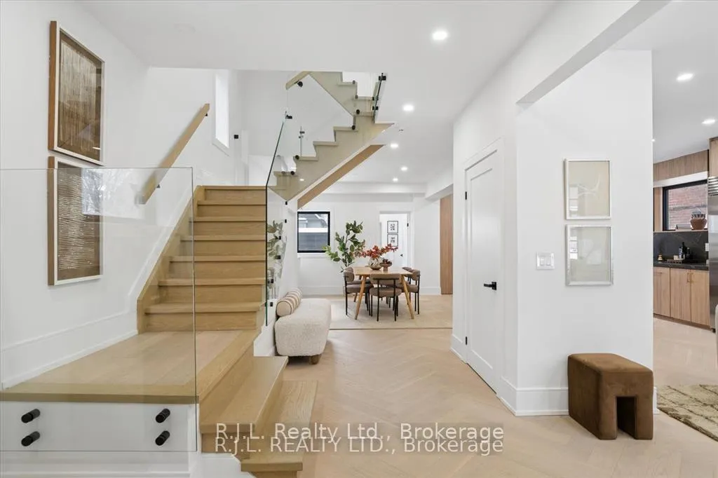 Photo 5 of 111 Roxborough Drive, Toronto, Rosedale-Moore Park — HOMEH