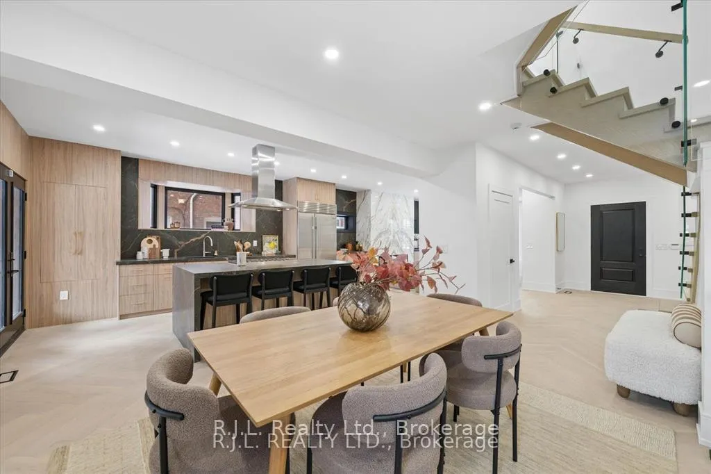 Photo 9 of 111 Roxborough Drive, Toronto, Rosedale-Moore Park — HOMEH