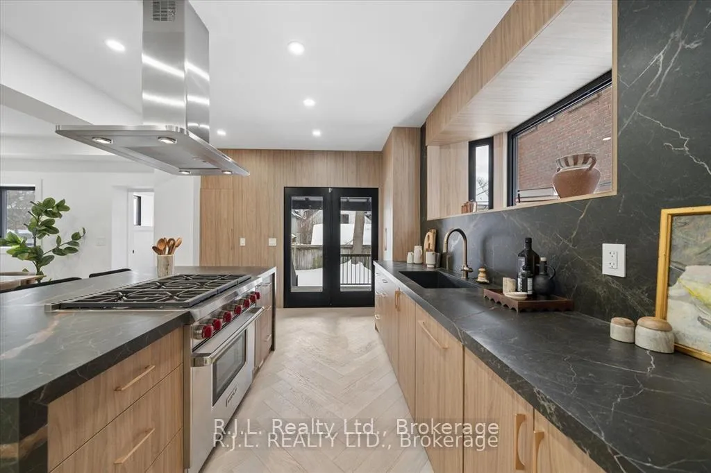 Photo 12 of 111 Roxborough Drive, Toronto, Rosedale-Moore Park — HOMEH