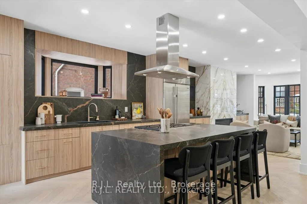 Photo 14 of 111 Roxborough Drive, Toronto, Rosedale-Moore Park — HOMEH
