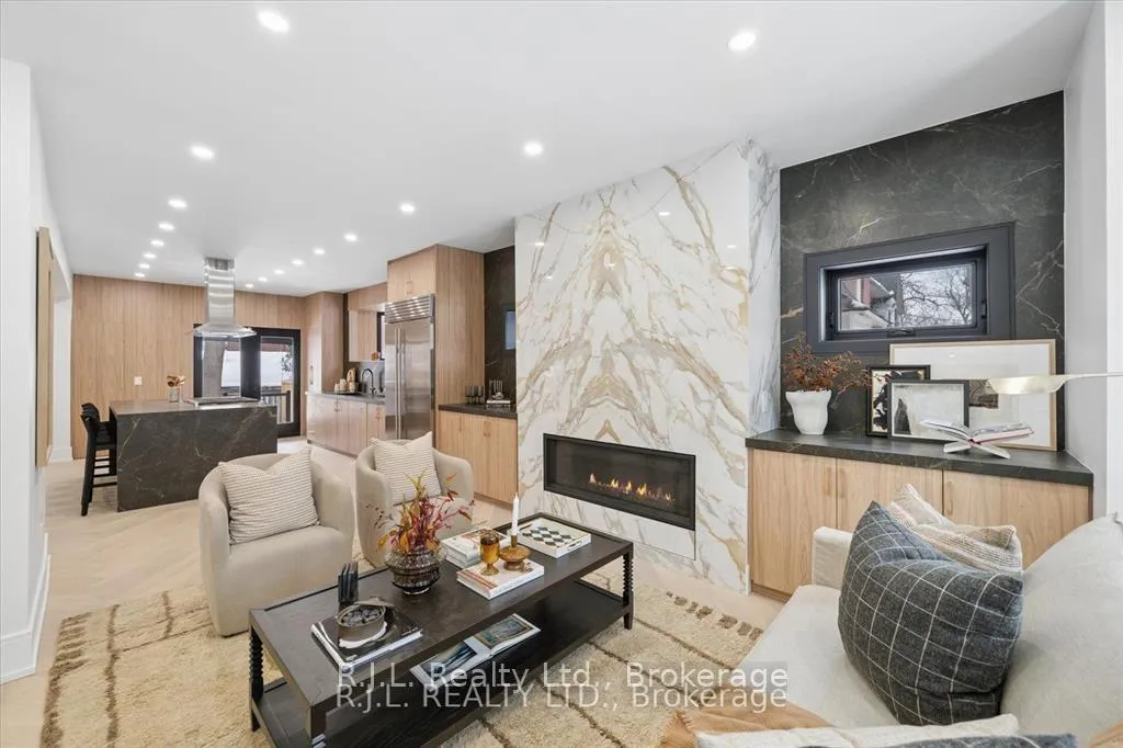 Photo 16 of 111 Roxborough Drive, Toronto, Rosedale-Moore Park — HOMEH