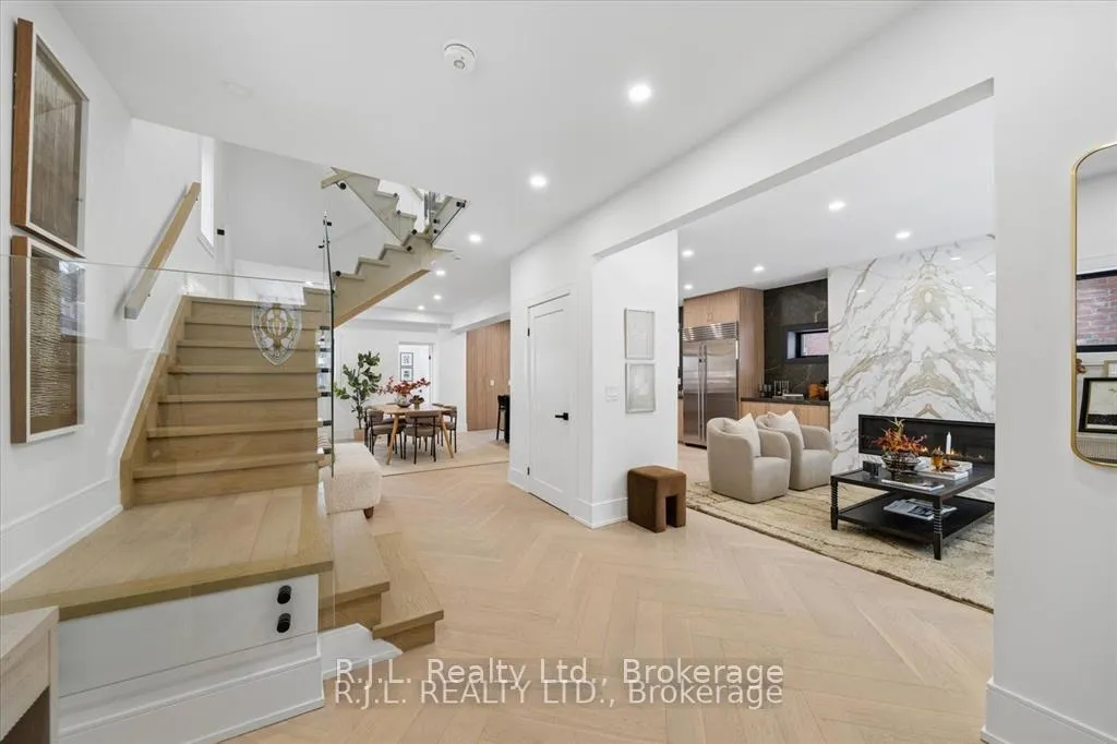 Photo 20 of 111 Roxborough Drive, Toronto, Rosedale-Moore Park — HOMEH