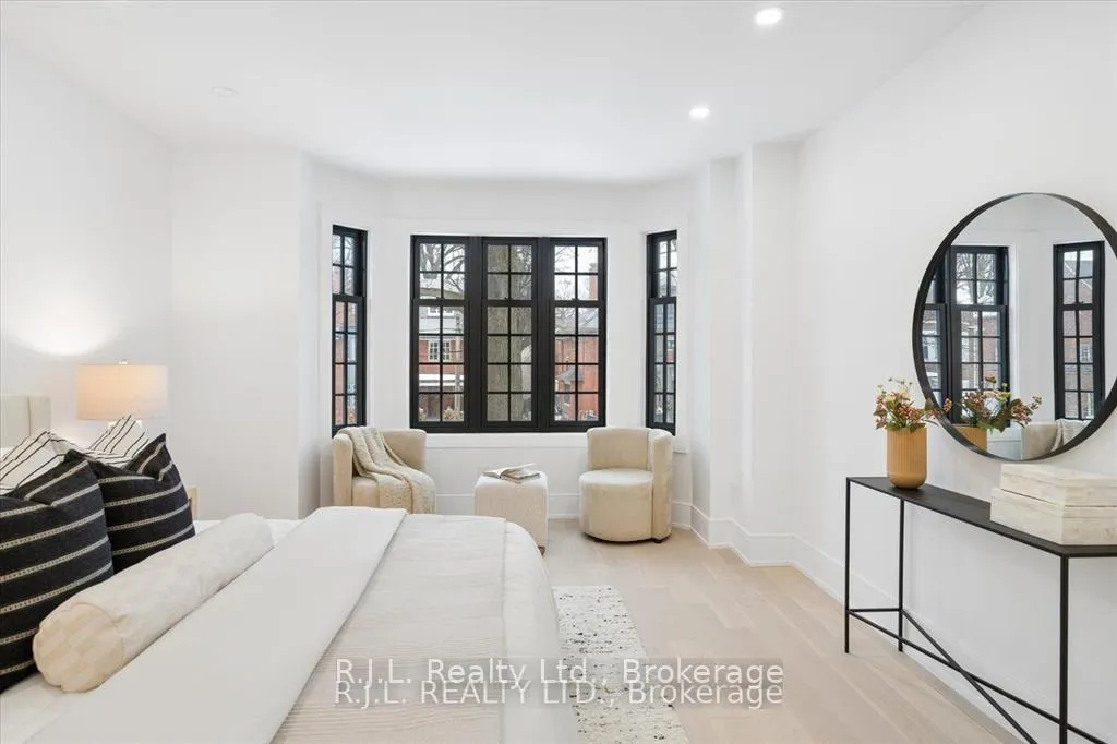 Photo 23 of 111 Roxborough Drive, Toronto, Rosedale-Moore Park — HOMEH