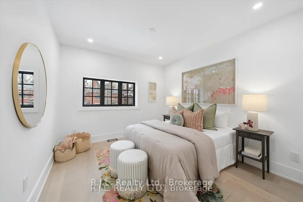 Photo 25 of 111 Roxborough Drive, Toronto, Rosedale-Moore Park — HOMEH
