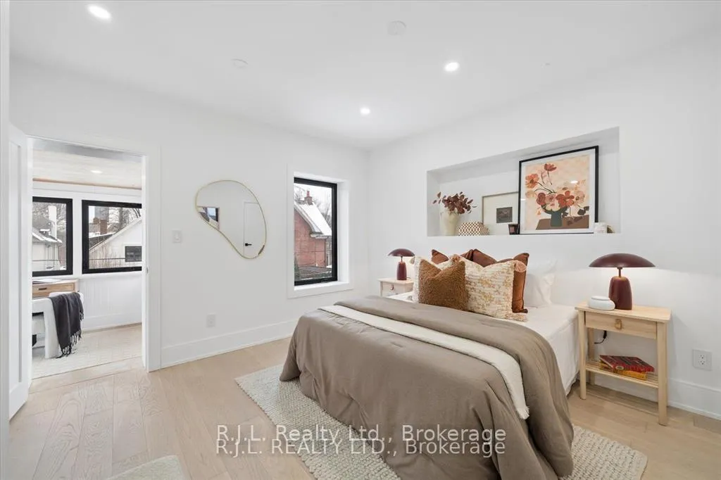 Photo 26 of 111 Roxborough Drive, Toronto, Rosedale-Moore Park — HOMEH