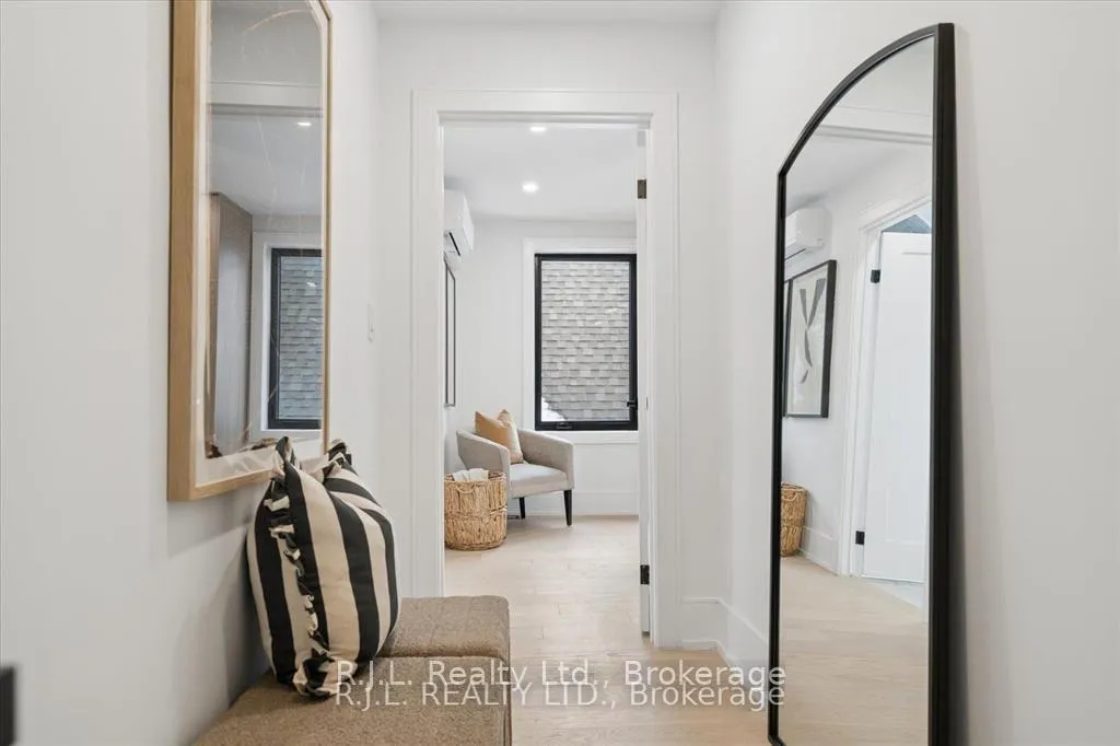 Photo 32 of 111 Roxborough Drive, Toronto, Rosedale-Moore Park — HOMEH