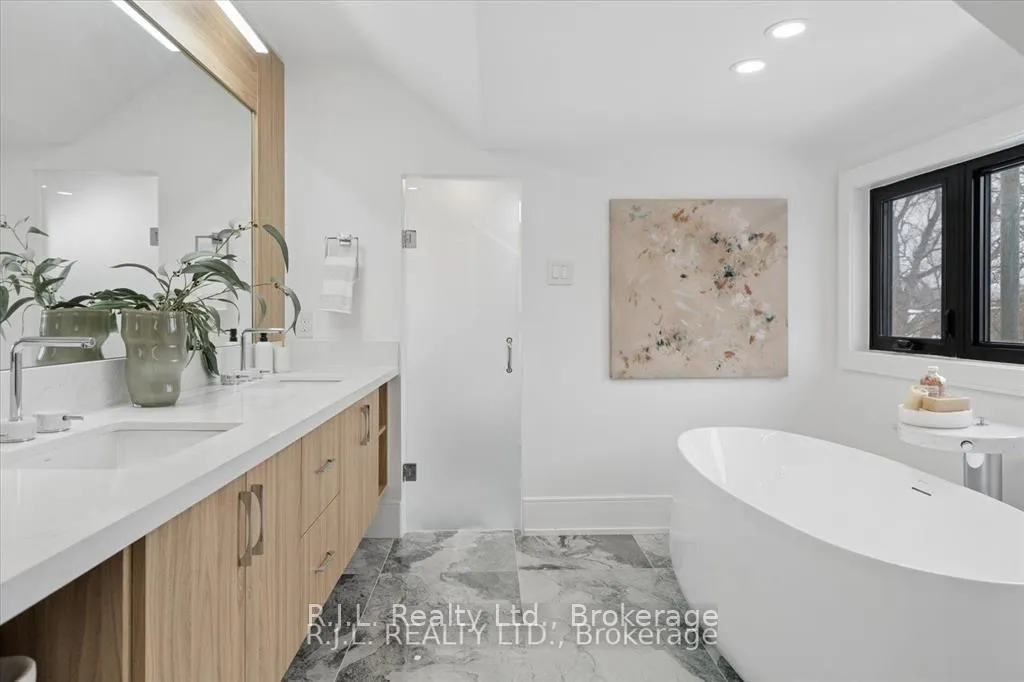 Photo 36 of 111 Roxborough Drive, Toronto, Rosedale-Moore Park — HOMEH