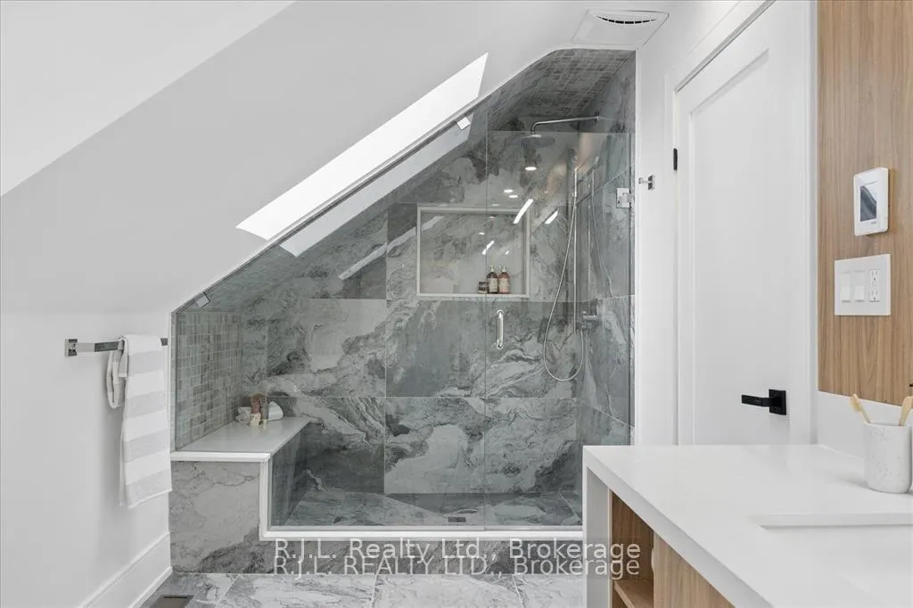 Photo 38 of 111 Roxborough Drive, Toronto, Rosedale-Moore Park — HOMEH