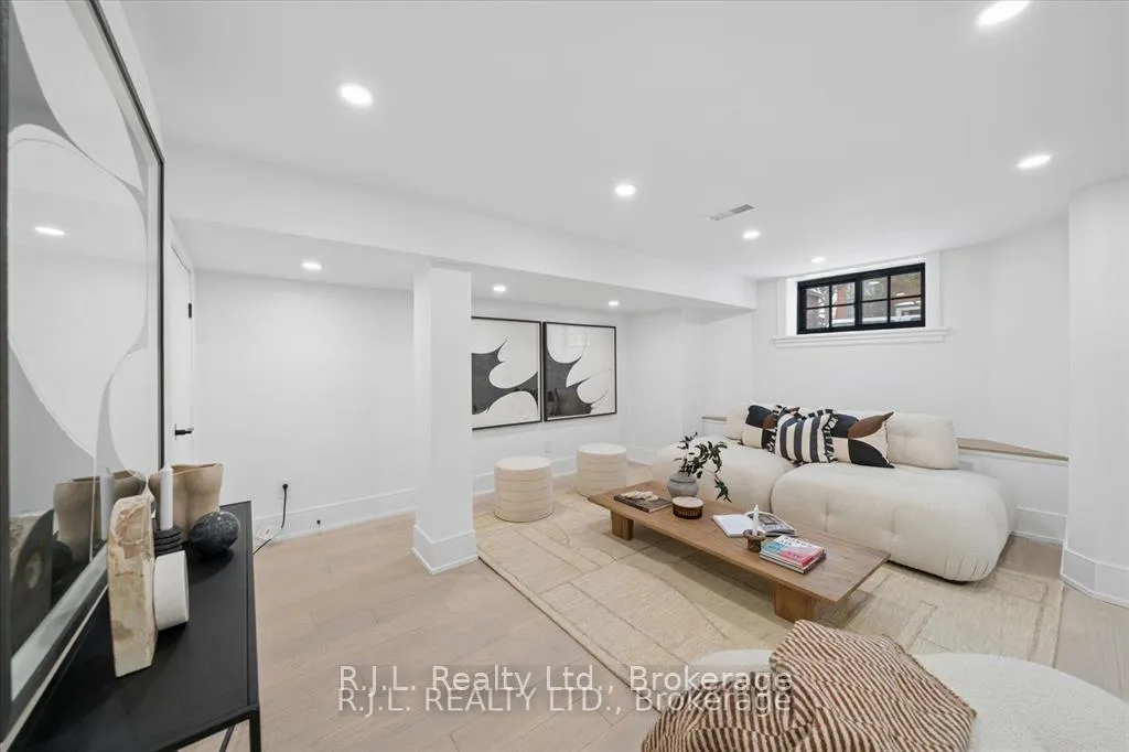 Photo 41 of 111 Roxborough Drive, Toronto, Rosedale-Moore Park — HOMEH