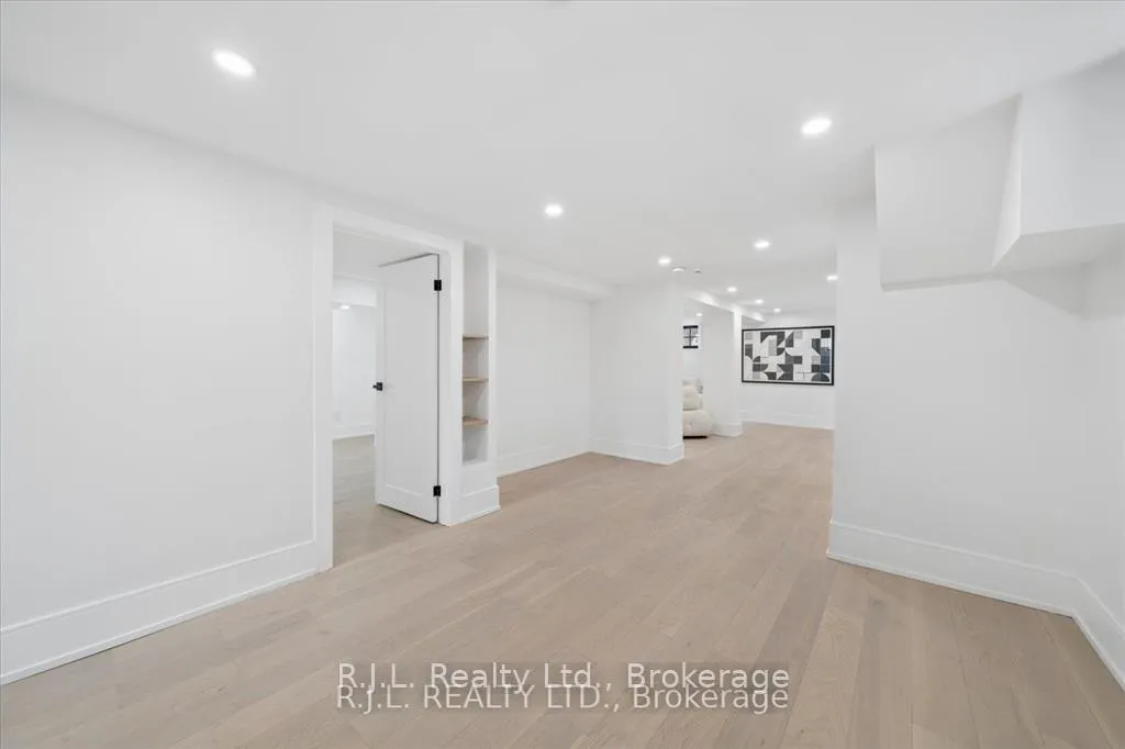 Photo 43 of 111 Roxborough Drive, Toronto, Rosedale-Moore Park — HOMEH