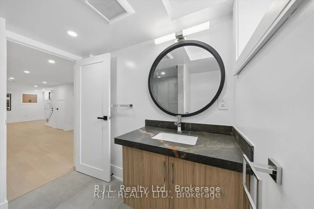 Photo 46 of 111 Roxborough Drive, Toronto, Rosedale-Moore Park — HOMEH
