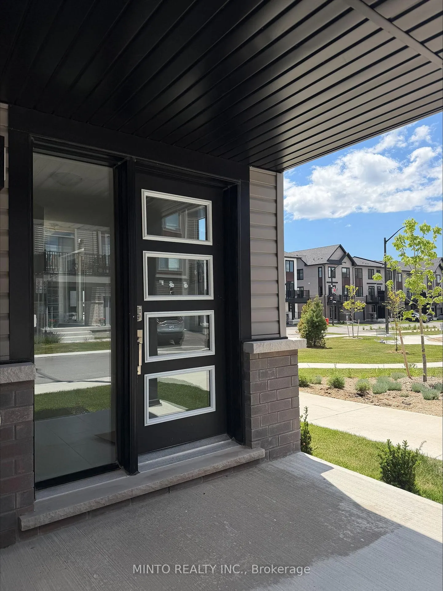 Photo 3 of 1055 Porcupine Path, Oshawa, Kedron — HOMEH