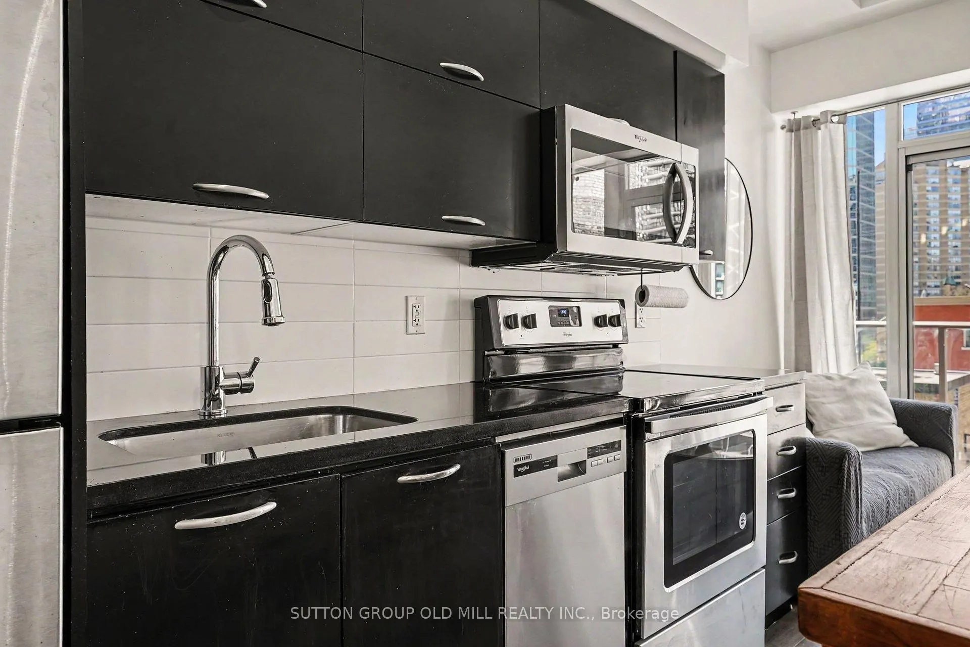 Photo 4 of Unit 713, 126 Simcoe Street, Toronto, Waterfront Communities — HOMEH