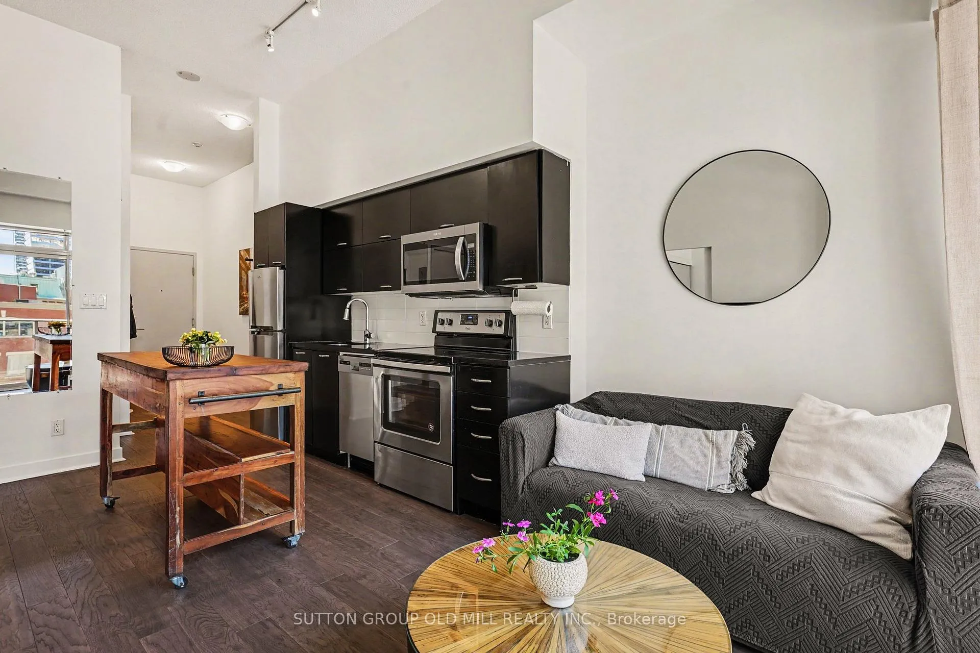 Photo 5 of Unit 713, 126 Simcoe Street, Toronto, Waterfront Communities — HOMEH