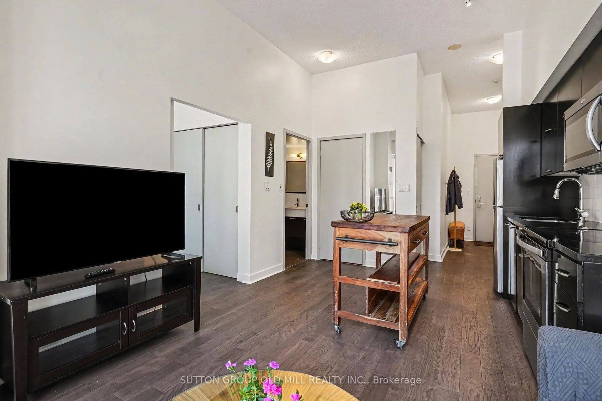 Photo 6 of Unit 713, 126 Simcoe Street, Toronto, Waterfront Communities — HOMEH