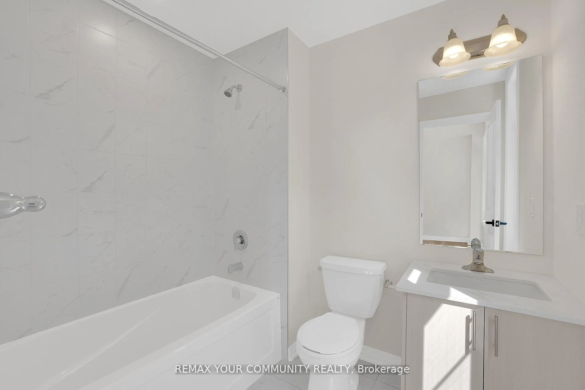 Photo 10 of 83 Archambault Way, Vaughan, Vellore Village — HOMEH