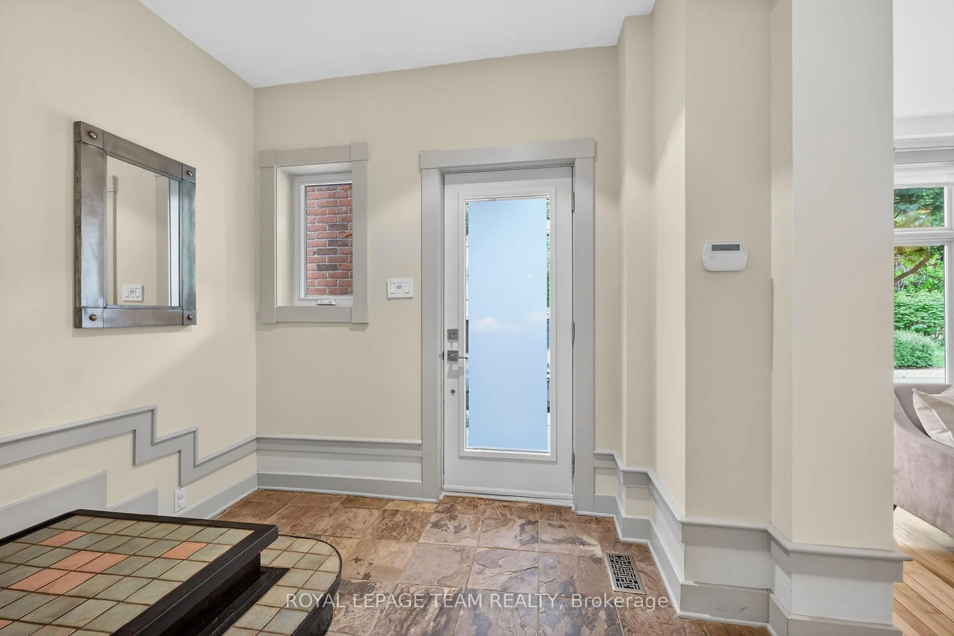 Photo 5 of 31 Wendover Avenue, Ottawa, Old Ottawa South — HOMEH