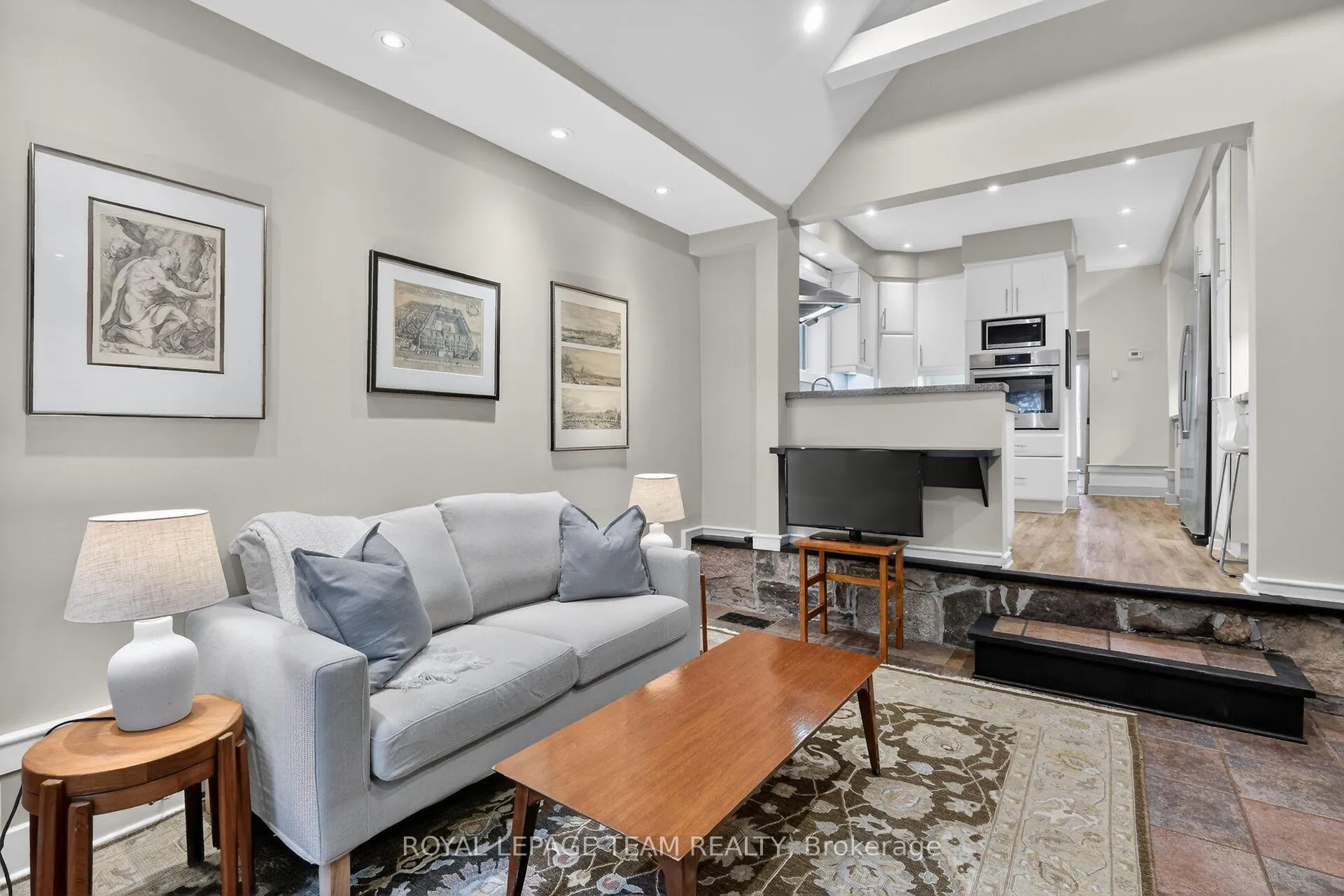 Photo 15 of 31 Wendover Avenue, Ottawa, Old Ottawa South — HOMEH