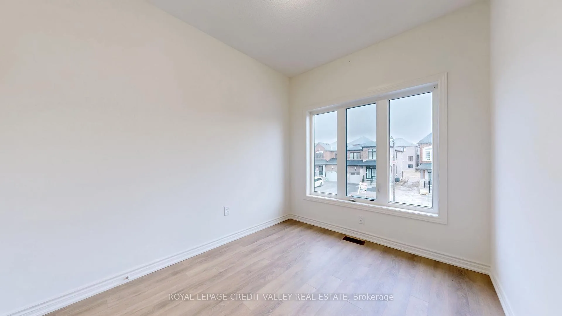 Photo 25 of 1221 Rexton Drive, Oshawa, Kedron — HOMEH