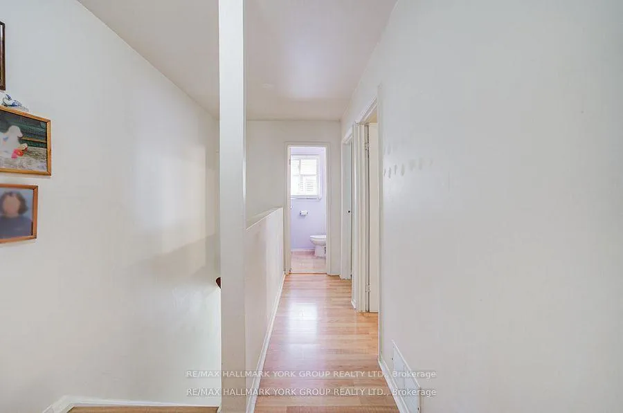 Photo 13 of 9 Bur Oak Way, Markham, Berczy — HOMEH