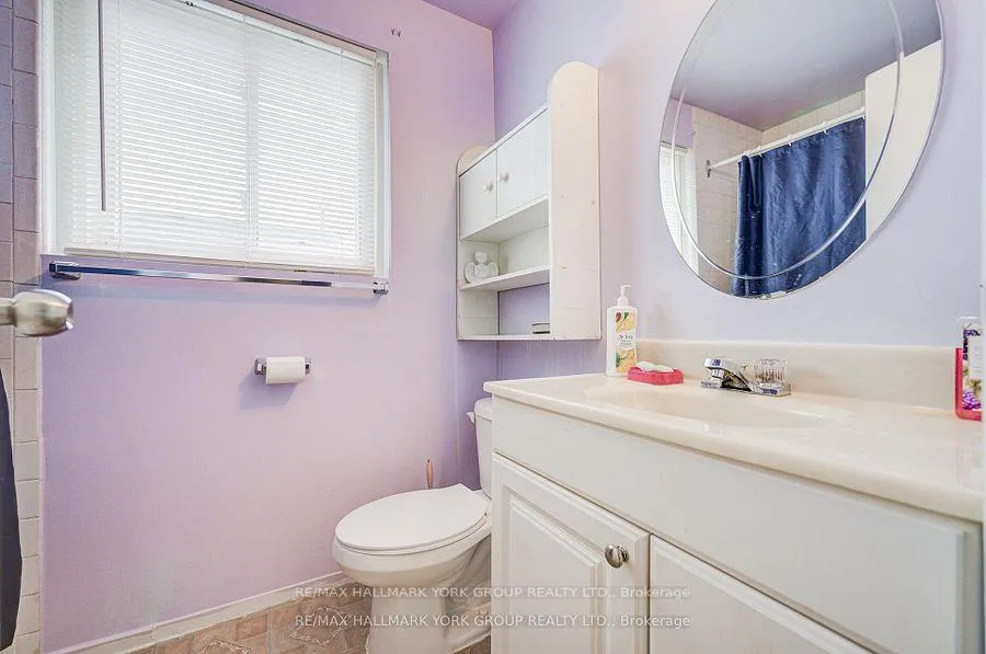 Photo 14 of 9 Bur Oak Way, Markham, Berczy — HOMEH