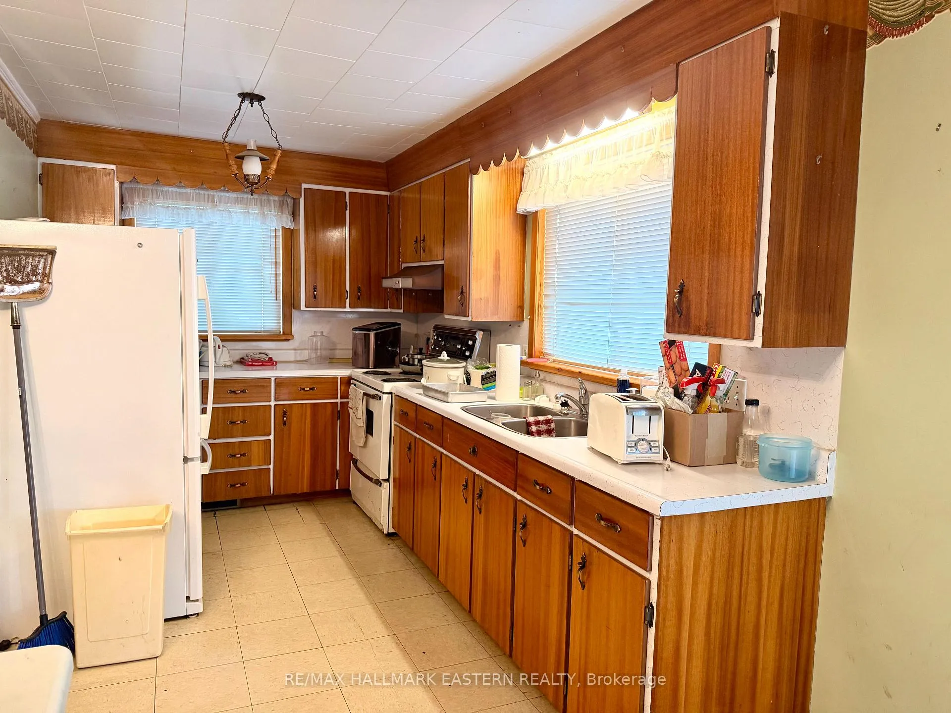 Photo 6 of 2 George Street E, Kawartha Lakes, Lindsay — HOMEH